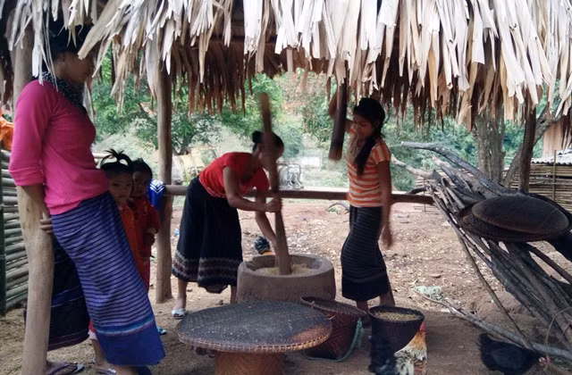 Tục ăn uống kỳ lạ của người Ma Coong ảnh 2