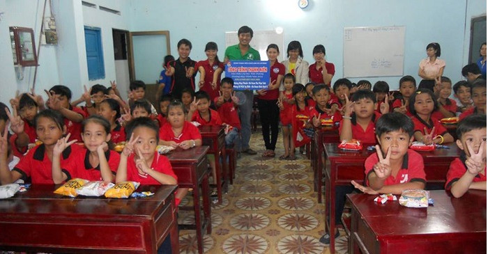 Lớp học miễn phí cho trẻ em nghèo Lớp học miễn phí cho trẻ em nghèo