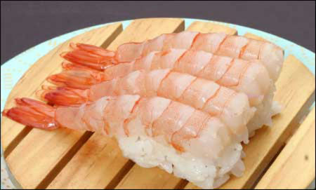 Người miền Trung thường kiêng ăn các món được chế biến từ tôm trong các ngày Tết Nguyên Đán Người miền Trung thường kiêng ăn các món được chế biến từ tôm trong các ngày Tết Nguyên Đán