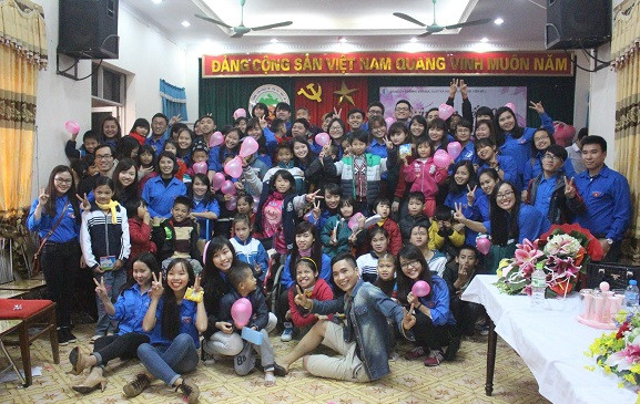 Hành trình “Xuân gắn kết 2016- Đồng hành cùng trẻ em khuyết tật” ảnh 2 Hành trình “Xuân gắn kết 2016- Đồng hành cùng trẻ em khuyết tật” ảnh 2