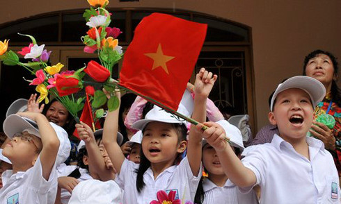Làm sao để quy định bỏ chấm điểm đối với học sinh Tiểu học đạt hiệu quả? (Ảnh: vnexpress.net) Làm sao để quy định bỏ chấm điểm đối với học sinh Tiểu học đạt hiệu quả? (Ảnh: vnexpress.net)