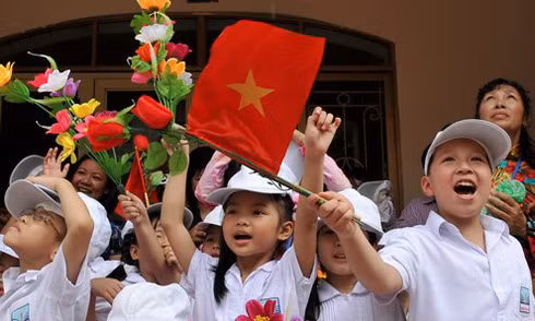 Làm sao để quy định bỏ chấm điểm đối với học sinh Tiểu học đạt hiệu quả? (Ảnh: vnexpress.net) Làm sao để quy định bỏ chấm điểm đối với học sinh Tiểu học đạt hiệu quả? (Ảnh: vnexpress.net)