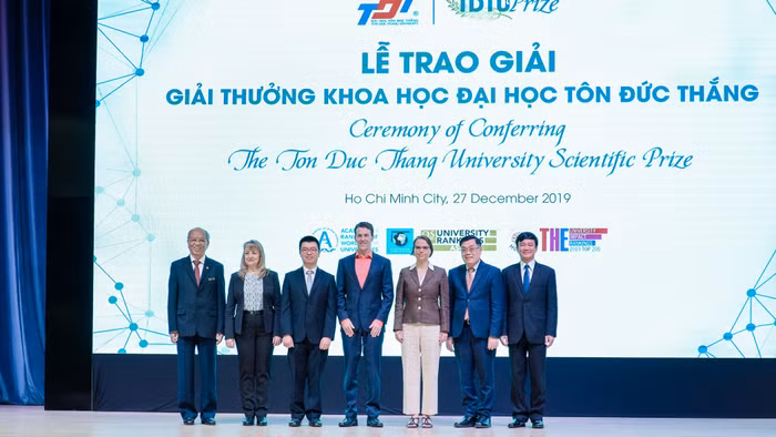 Nhiều năm nay, Trường Đại học Tôn Đức Thắng đã thu hút được nhiều nhà khoa học trong và ngoài nước tới làm việc, giảng dạy, nghiên cứu (ảnh: TDTU) Nhiều năm nay, Trường Đại học Tôn Đức Thắng đã thu hút được nhiều nhà khoa học trong và ngoài nước tới làm việc, giảng dạy, nghiên cứu (ảnh: TDTU)