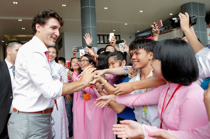 Thủ tướng Cộng hòa Canada, Justin Trudeau thăm và tọa đàm với giảng viên, sinh viên Đại học Tôn Đức Thắng hồi tháng 11/2017 (ảnh: TDTU) Thủ tướng Cộng hòa Canada, Justin Trudeau thăm và tọa đàm với giảng viên, sinh viên Đại học Tôn Đức Thắng hồi tháng 11/2017 (ảnh: TDTU)