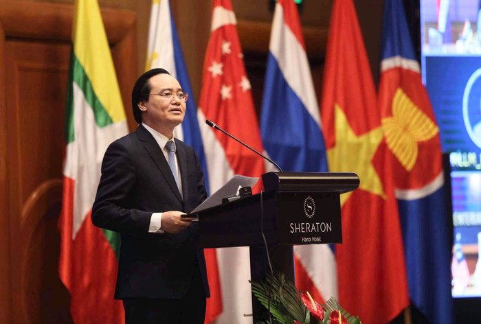 Bộ trưởng Phùng Xuân Nhạ (ảnh: moet.gov.vn)