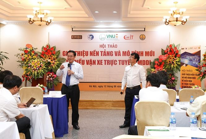 Ngày 12/6, tại Hà Nội, Đại học Quốc gia Hà Nội đã giới thiệu nền tảng và mô hình mới về điều vận xe trực tuyến EMDDI. (Ảnh: VNU) Ngày 12/6, tại Hà Nội, Đại học Quốc gia Hà Nội đã giới thiệu nền tảng và mô hình mới về điều vận xe trực tuyến EMDDI. (Ảnh: VNU)