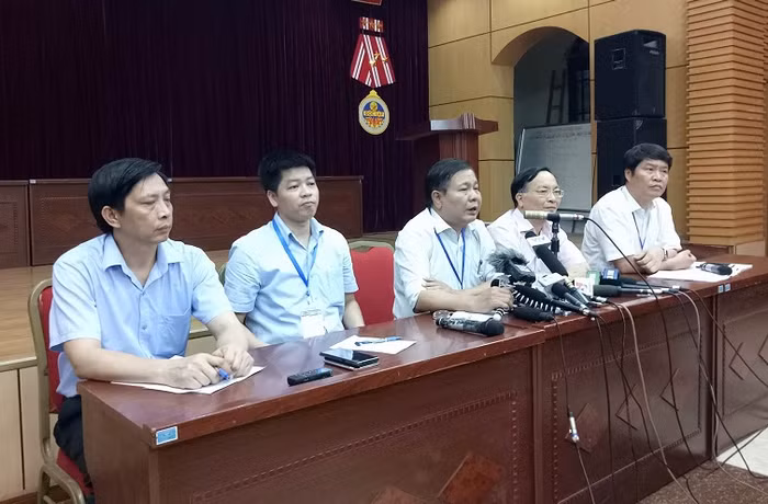 Chiều ngày 7/6, Sở Giáo dục và Đào tạo tổ chức họp báo khẩn thông tin về nghi vấn “lọt” đề thi môn Toán trong kỳ thi tuyển sinh vào lớp 10.