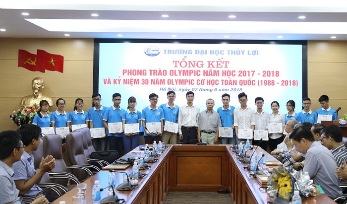 Toàn cảnh lễ tổng kết phong trào Olympic 2017-2018 và kỷ niệm 30 năm Olympic cơ học toàn quốc (Ảnh: Bích Việt) Toàn cảnh lễ tổng kết phong trào Olympic 2017-2018 và kỷ niệm 30 năm Olympic cơ học toàn quốc (Ảnh: Bích Việt)