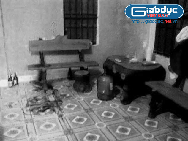 Nơi xảy ra vụ trọng án vẫn còn loang những vệt máu minh chứng tội ác của hung thủ