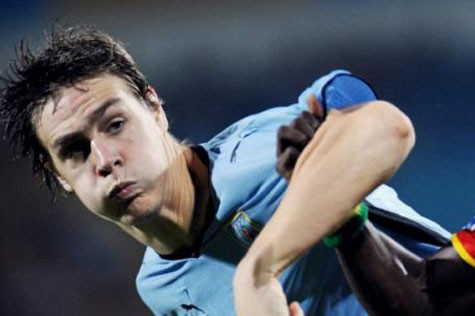 Hậu vệ trẻ Sebastian Coates, bản hợp đồng mới của Liverpool. Hậu vệ trẻ Sebastian Coates, bản hợp đồng mới của Liverpool.