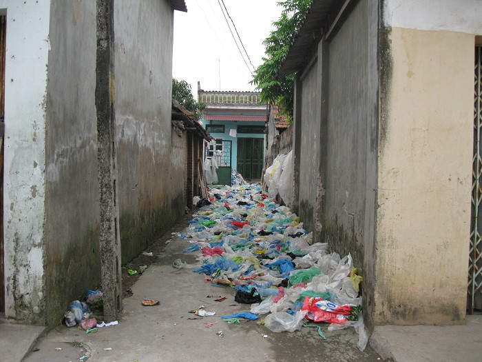 Rác vào tận nhà. Rác vào tận nhà.