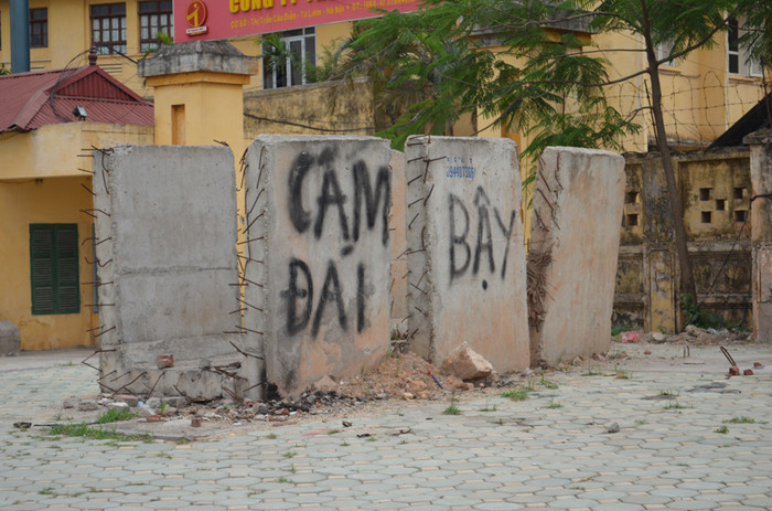 Ngay cả cái nhu cầu hằng ngày cũng bị treo biển cấm???(Ảnh:Đỗ Linh) Ngay cả cái nhu cầu hằng ngày cũng bị treo biển cấm???(Ảnh:Đỗ Linh)