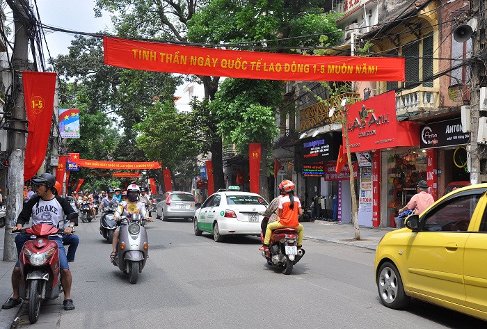 Phố Hàng Bông…. Phố Hàng Bông….