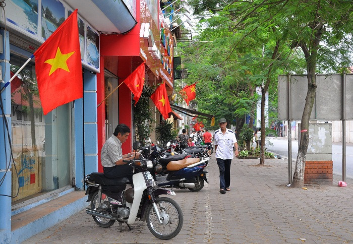 Phố phường màu đỏ rực Phố phường màu đỏ rực