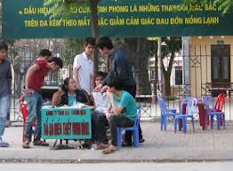 Không ít sinh viên phải cầm giấy tờ và nhờ gia đình để trả nợ Không ít sinh viên phải cầm giấy tờ và nhờ gia đình để trả nợ