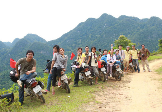 Khám phá những "cung đường mới" cũng là sở thích của nhiều bạn trẻ thích đi "phượt". Khám phá những "cung đường mới" cũng là sở thích của nhiều bạn trẻ thích đi "phượt".