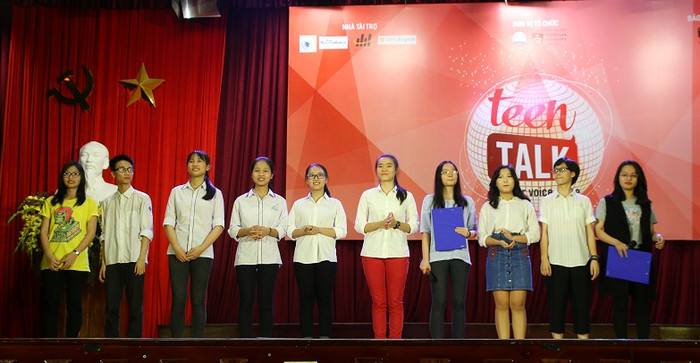 Top 10 thí sinh lọt vào vòng chung kết cuộc thi hùng biện tiếng anh Teen Talk 2017. Top 10 thí sinh lọt vào vòng chung kết cuộc thi hùng biện tiếng anh Teen Talk 2017.
