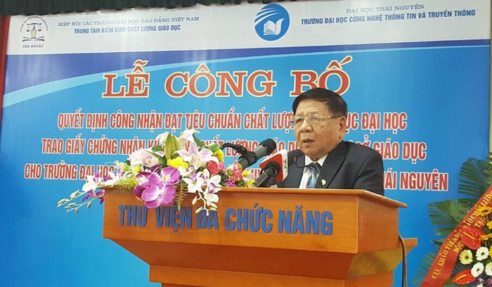 PGS.Trần Xuân Nhĩ – Phó Chủ tịch Hiệp hội Các trường đại học, cao đẳng Việt Nam chúc mừng Nhà trường (Ảnh: Linh Hương) PGS.Trần Xuân Nhĩ – Phó Chủ tịch Hiệp hội Các trường đại học, cao đẳng Việt Nam chúc mừng Nhà trường (Ảnh: Linh Hương)