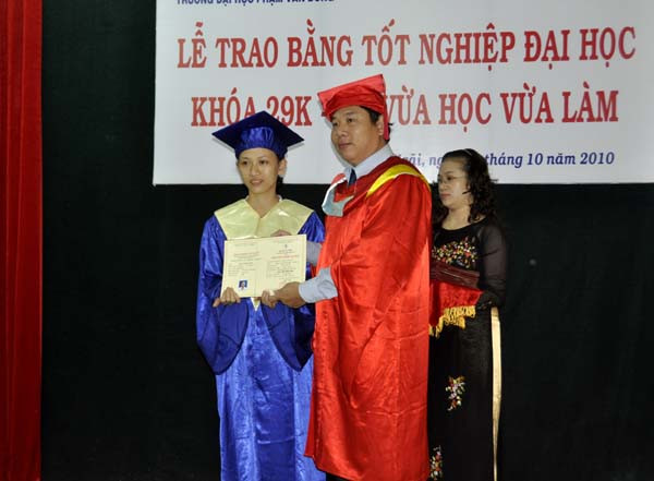 Bộ Giáo dục quy định thời gian học của “hệ tại chức” (Ảnh minh họa: Báo Quảng Ngãi) Bộ Giáo dục quy định thời gian học của “hệ tại chức” (Ảnh minh họa: Báo Quảng Ngãi)