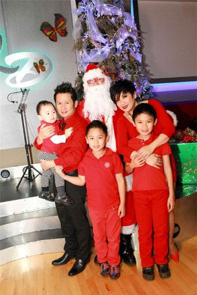 Những ngày Giáng sinh vừa qua, họ vẫn còn bên nhau.... Những ngày Giáng sinh vừa qua, họ vẫn còn bên nhau....