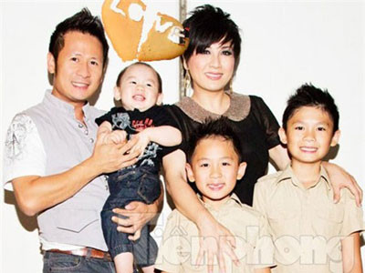 Nhiều khán giả mong rằng, dù chia tay, nhưng những hình ảnh hạnh phúc thế này vẫn sẽ còn được ghi lại. Nhiều khán giả mong rằng, dù chia tay, nhưng những hình ảnh hạnh phúc thế này vẫn sẽ còn được ghi lại.