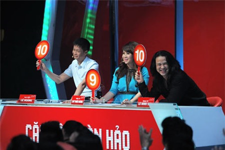 Lê Hoàng - Lê Minh Sơn ngồi trên 'ghế nóng' Cặp đôi hoàn hảo. Lê Hoàng - Lê Minh Sơn ngồi trên 'ghế nóng' Cặp đôi hoàn hảo.