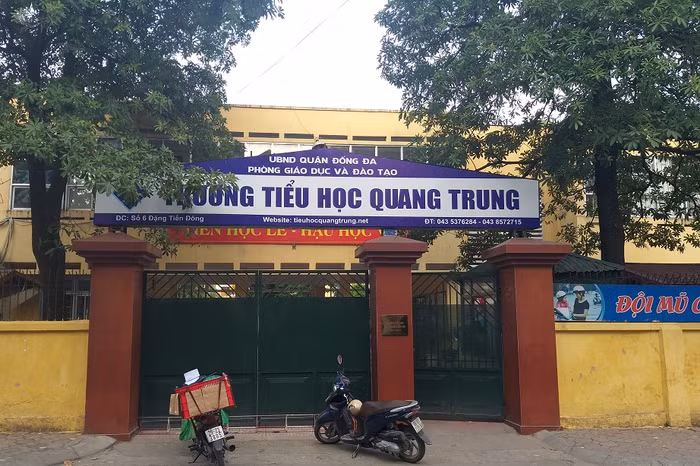Trường Tiểu học Quang Trung nơi xảy ra sự việc phụ huynh tố cô tát trò 50 cái (ảnh Trinh Phúc).