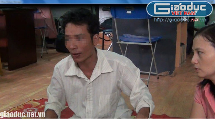 Từ ngày thoát chết, Đức nói được “Trên” báo sẽ cho làm việc ở Thượng thiên, mà là phải vào miền Trung làm cơ - vì nhân dân miền Trung mất nhiều mộ. Sau 100 ngày ăn chay, Đức nói đã được thần linh cho khả năng tìm mộ và trừ tà ma. Để lại vợ con ở Hà Nội, Đức khăn gói vào thôn Phú Đa, Phú Vang, Thừa Thiên Huế - nơi có cha mẹ già đang sinh sống (mẹ là người Bắc, bố là người Huế, đi bộ đội tập kết ra Bắc). Tuy chưa xây được điện thờ lớn, nhưng chỉ với ban thờ nho nhỏ ở ngôi nhà của ba mẹ trong Huế, đã bắt đầu có người dân (Huế) đến cửa điện xin lộc. Từ ngày thoát chết, Đức nói được “Trên” báo sẽ cho làm việc ở Thượng thiên, mà là phải vào miền Trung làm cơ - vì nhân dân miền Trung mất nhiều mộ. Sau 100 ngày ăn chay, Đức nói đã được thần linh cho khả năng tìm mộ và trừ tà ma. Để lại vợ con ở Hà Nội, Đức khăn gói vào thôn Phú Đa, Phú Vang, Thừa Thiên Huế - nơi có cha mẹ già đang sinh sống (mẹ là người Bắc, bố là người Huế, đi bộ đội tập kết ra Bắc). Tuy chưa xây được điện thờ lớn, nhưng chỉ với ban thờ nho nhỏ ở ngôi nhà của ba mẹ trong Huế, đã bắt đầu có người dân (Huế) đến cửa điện xin lộc.