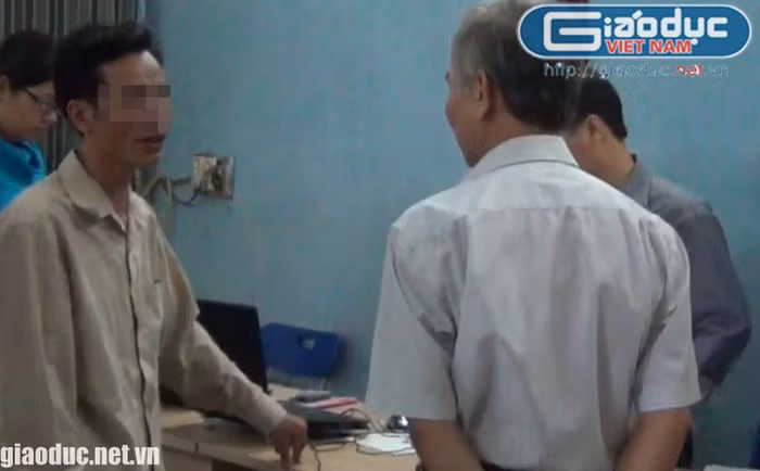 Thì ra không hề có ma mãnh, vong linh nào nói chuyện với “nhà ngoại cảm” hết, mà chỉ có những nhân viên ngay trong phòng làm việc của UIA nói chuyện điện thoại nhằm thử khả năng thấu thị từ xa của ông Đức mà thôi.