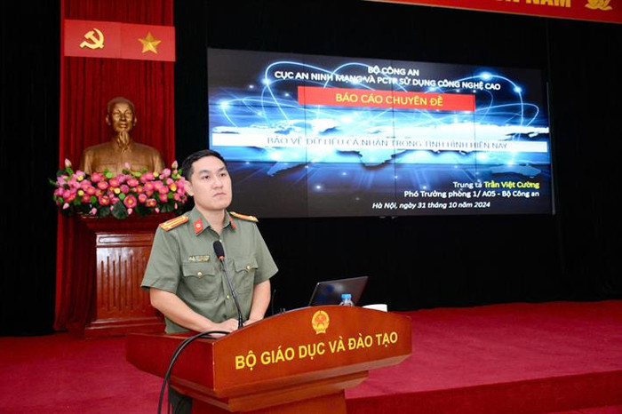 Trung tá Trần Việt Cường, Phó trưởng phòng Tham mưu, Cục A05, Bộ Công an thông tin tại hội nghị 3.jpg