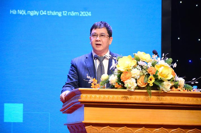 Giáo sư, Tiến sĩ Phạm Thành Huy, Hiệu trưởng Trường Đại học Phenikaa trao đổi tại hội nghị 3.jpg