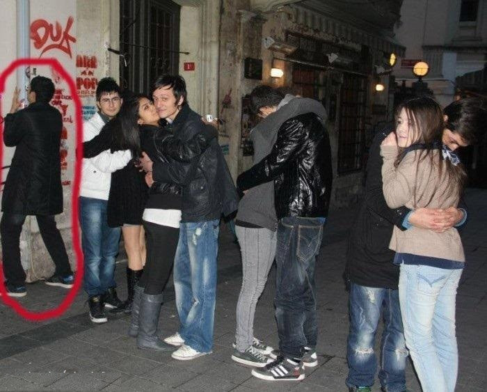 Thế này đâu có sao, ôm gì mà chẳng là ôm Thế này đâu có sao, ôm gì mà chẳng là ôm