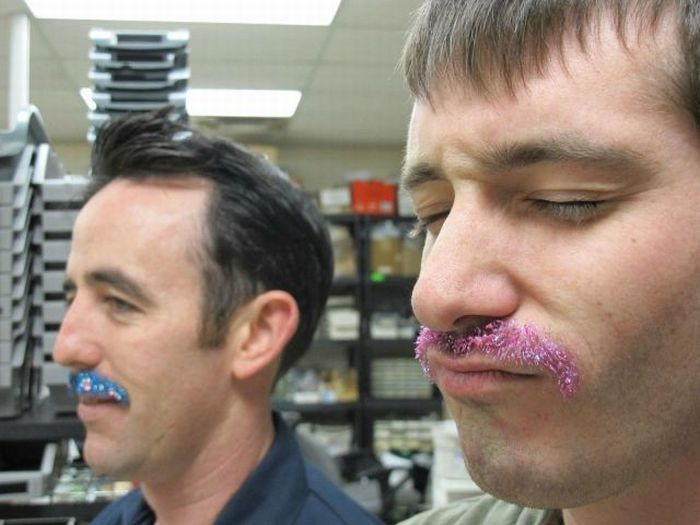 Yêu râu xanh, yêu râu đỏ Yêu râu xanh, yêu râu đỏ