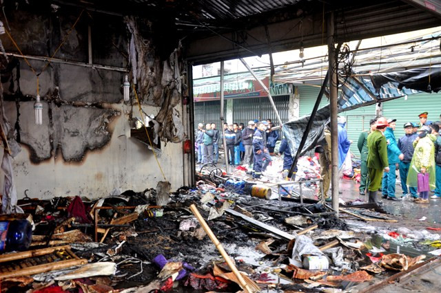 Tất cả hàng hóa đều bị cháy sém.