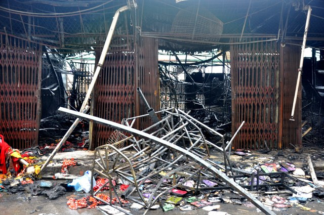 Thiệt hai ước tính của vụ hỏa hoạn lên tới hàng tỉ đồng