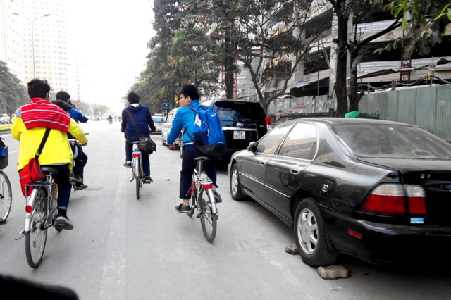 Người tham gia giao thông chỉ có thể tham gia giao thông 2/3 làn đường.