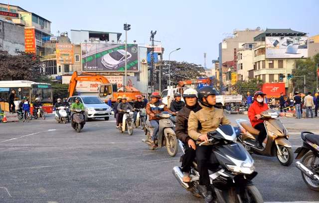 Đoạn đường được lưu thông sẽ làm giảm áp lực giao thông cho ngã 6 Ô Chợ Dừa, đặc biệt vào giờ cao điểm.