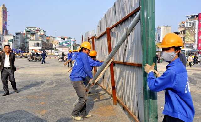 Sau khi kiểm tra, Phó chủ tịch UBND Hà Nội Nguyễn Văn Khôi đã quyết định cho thông xe kỹ thuật tuyến đường mới trong chiều 31-12 để giảm tải giao thông cho nút giao Tôn Đức Thắng - Ô Chợ Dừa - Nguyễn Lương Bằng.