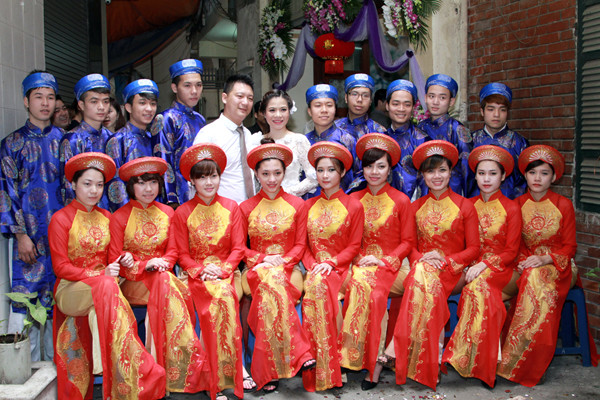 Lê ăn hỏi của ca sỹ Mỹ Dung. Lê ăn hỏi của ca sỹ Mỹ Dung.