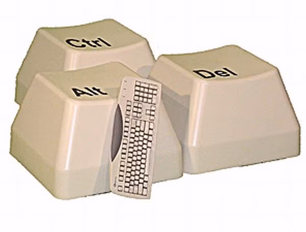 5. Ghế từ phím khổng lồ Đứng trước những chiếc ghế khổng lồ như thế này chắc chắn bạn sẽ thấy mình trở lên nhỏ bé. Sản phẩm này được làm bằng nhựa cứng cao 15cm và rộng 20cm. Phần phía trên được thiêt kế lõm tương tự như các phím máy tính thực, giúp bạn ngồi thoải mái hơn. Có hai màu để bạn lựa chọn là đen và màu kem.