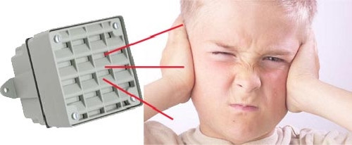 13. Thiết bị chống giới trẻ tụ tập Theo nhà thiết kế Stapleton, thiết bị được đặt tên là “Con muỗi” phát ra thứ âm thanh rất khó chịu được lắp đặt bên ngoài siêu thị, hoặc bất kỳ nơi nào mà giới trẻ thường tụ tập và gây ra nhiều rắc rối. Stapleton sau đó đã sử dụng công nghệ này để tạo ra chuông điện thoại siêu âm đặc biệt để các học sinh có thể nghe thấy, trong khi giáo viên không thể nghe. Hiện thiết bị “Con muỗi” đã được lắp đặt tại nhiều nơi ở Vương quốc Anh. 13. Thiết bị chống giới trẻ tụ tập Theo nhà thiết kế Stapleton, thiết bị được đặt tên là “Con muỗi” phát ra thứ âm thanh rất khó chịu được lắp đặt bên ngoài siêu thị, hoặc bất kỳ nơi nào mà giới trẻ thường tụ tập và gây ra nhiều rắc rối. Stapleton sau đó đã sử dụng công nghệ này để tạo ra chuông điện thoại siêu âm đặc biệt để các học sinh có thể nghe thấy, trong khi giáo viên không thể nghe. Hiện thiết bị “Con muỗi” đã được lắp đặt tại nhiều nơi ở Vương quốc Anh.