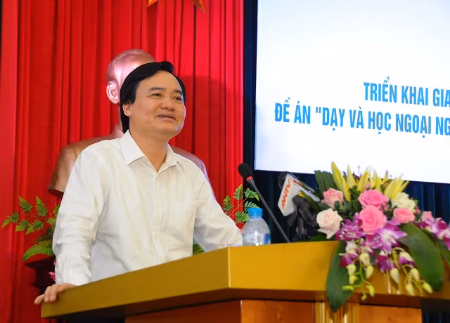 Bộ trưởng Bộ GD&amp;ĐT Phùng Xuân Nhạ phát biểu tại hội nghị ngày 17/9 (Ảnh: Thùy Linh)