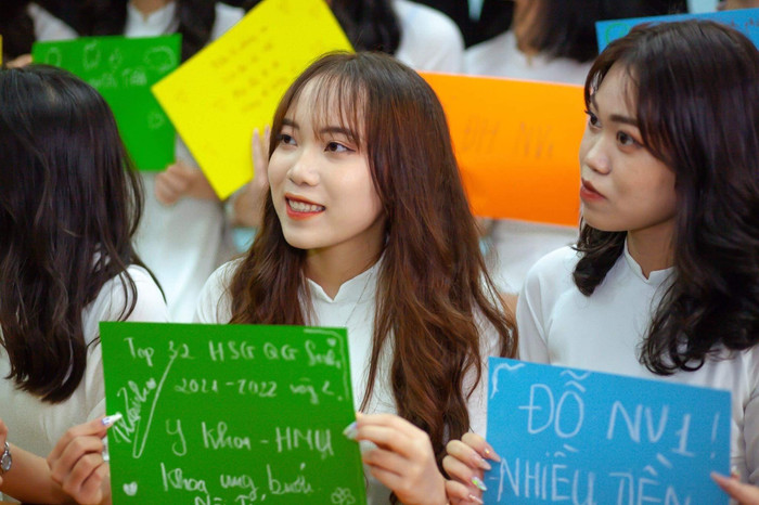 Trong kỳ thi học sinh giỏi trung học phổ thông cấp quốc gia năm học 2021 – 2022, giải Nhất năm nay của tỉnh Phú Thọ thuộc về em Trần Phương Thanh, học sinh lớp 12 chuyên Sinh, trường Trung học phổ thông Chuyên Hùng Vương (ảnh: NVCC) Trong kỳ thi học sinh giỏi trung học phổ thông cấp quốc gia năm học 2021 – 2022, giải Nhất năm nay của tỉnh Phú Thọ thuộc về em Trần Phương Thanh, học sinh lớp 12 chuyên Sinh, trường Trung học phổ thông Chuyên Hùng Vương (ảnh: NVCC)