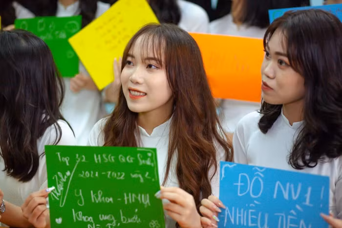 Trong kỳ thi học sinh giỏi trung học phổ thông cấp quốc gia năm học 2021 – 2022, giải Nhất năm nay của tỉnh Phú Thọ thuộc về em Trần Phương Thanh, học sinh lớp 12 chuyên Sinh, trường Trung học phổ thông Chuyên Hùng Vương (ảnh: NVCC)