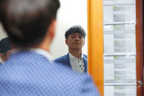 Ngô Kiến Huy xuất hiện với mái tóc mới và hình ảnh có phần “bụ bẫm” hơn trước. Trong chương trình, nam ca sĩ tiếp tục đảm nhận vai trò MC.