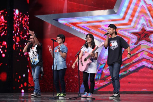 Nhóm nhạc thảm họa L2V8.