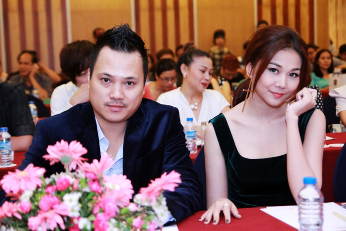 Tại buổi họp báo, Thanh Hằng khá vui vẻ và luôn tươi cười trước khách mời và báo giới, tuy nhiên nữ siêu mẫu lại không muốn nhận mình là Tổng Giám đốc như thông tin trước đó.