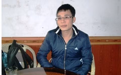 Trung sĩ Trương Quang Đạt (ảnh trên) đang được điều trị tại khoa ngoại Bệnh viện Đa khoa Kỳ Anh và Thiếu úy Nguyễn Mạnh Hoàng kể lại sự việc