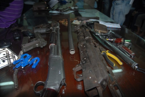 Vũ khí của bọn bắt cóc lực lượng chức năng thu giữ được