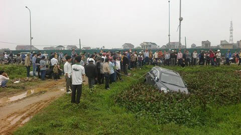 Hiện trường hôm 8/3 xảy ra xô xát giữa 2 chiến sĩ công an với 2 GĐ doanh nghiệp Hiện trường hôm 8/3 xảy ra xô xát giữa 2 chiến sĩ công an với 2 GĐ doanh nghiệp